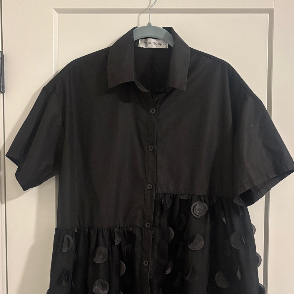 Elegant Black Short Sleeve Shirt Dress with Tulle size M